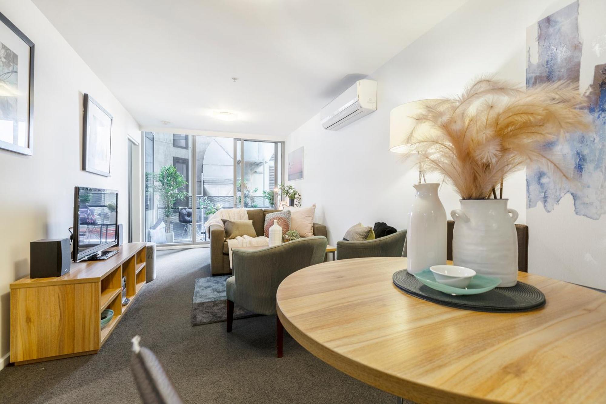 Apartment Groovy Near Casino W Parking & Heated Pool *