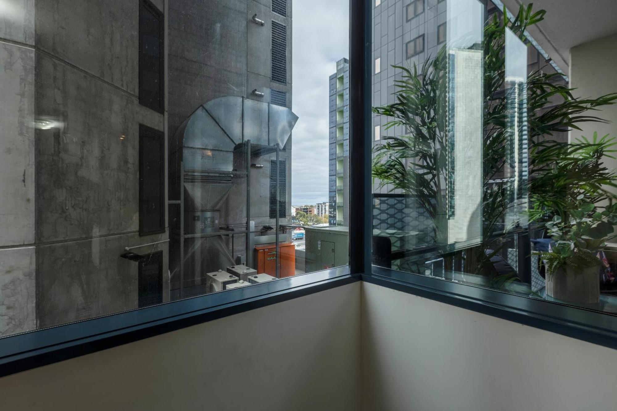 Apartment Groovy Near Casino W Parking & Heated Pool *