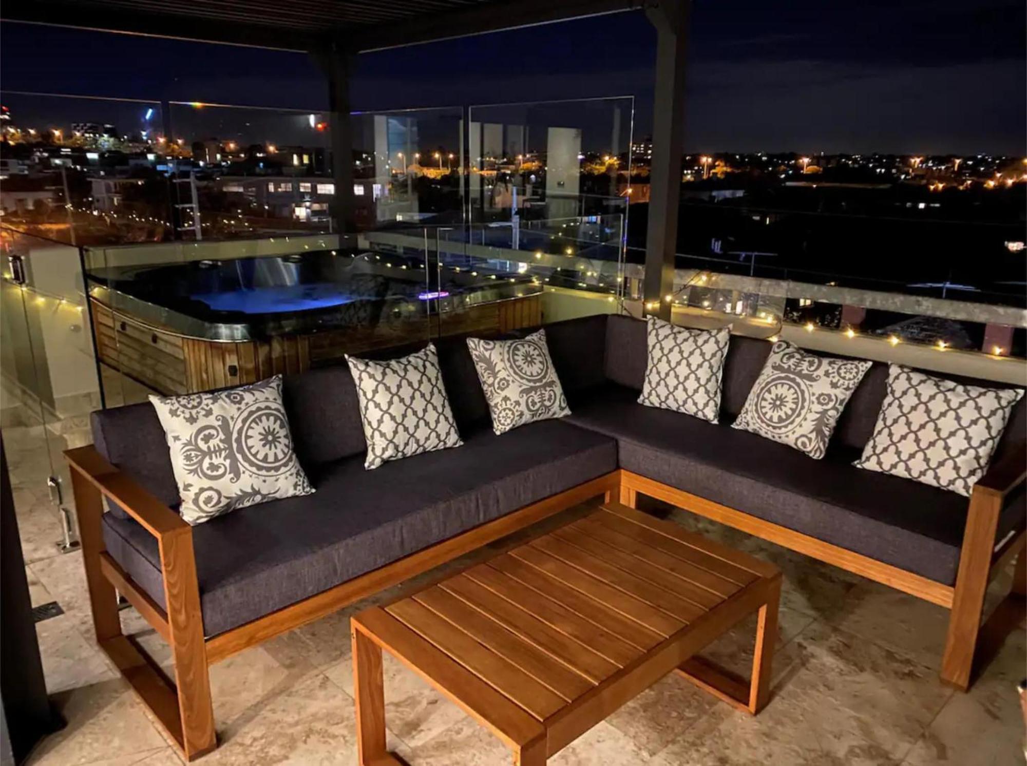 Modern 2bed Penthouse In St Kilda With Parking & Apartment *