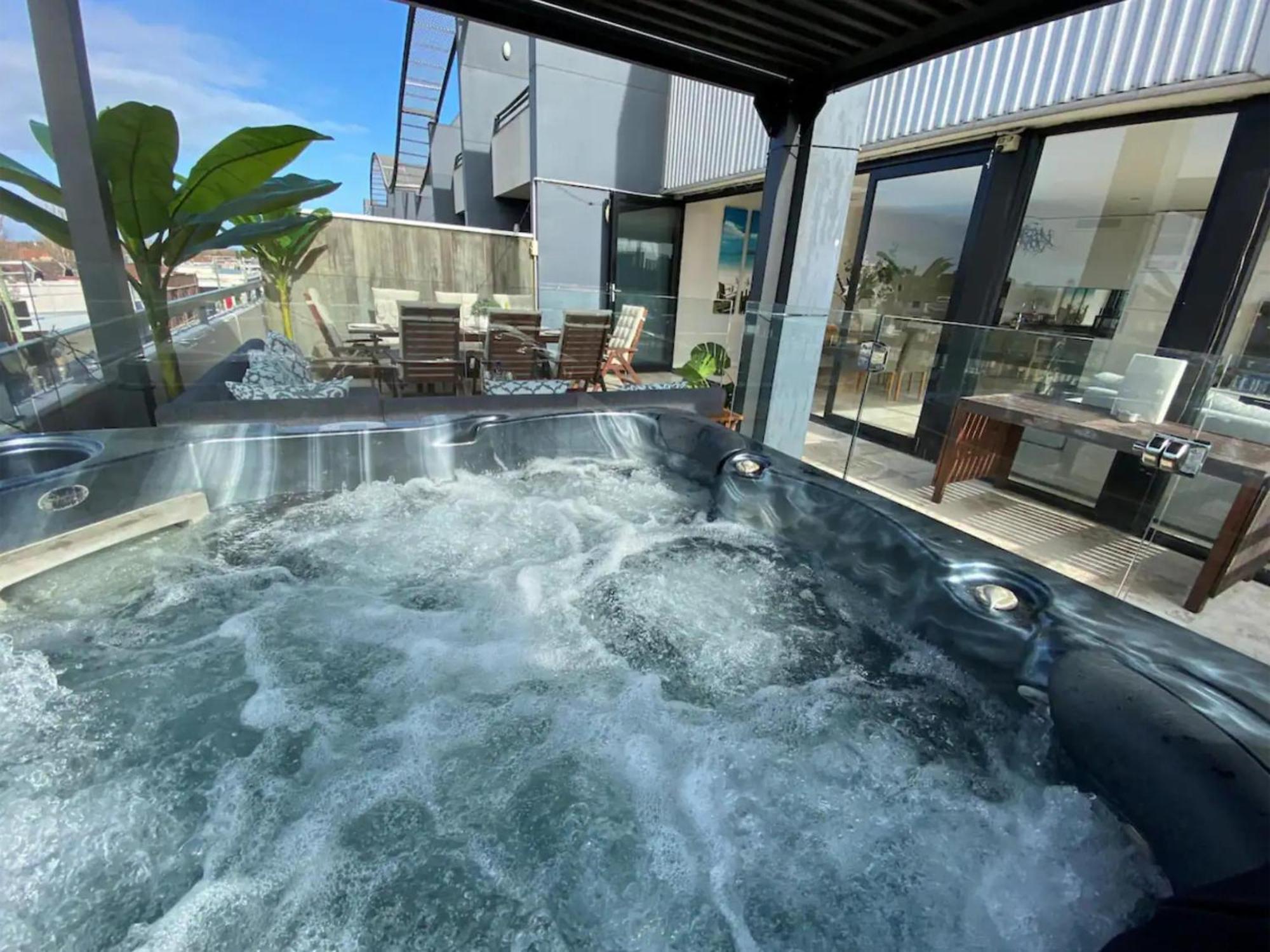 Apartment Modern 2bed Penthouse In St Kilda With Parking & Melbourne