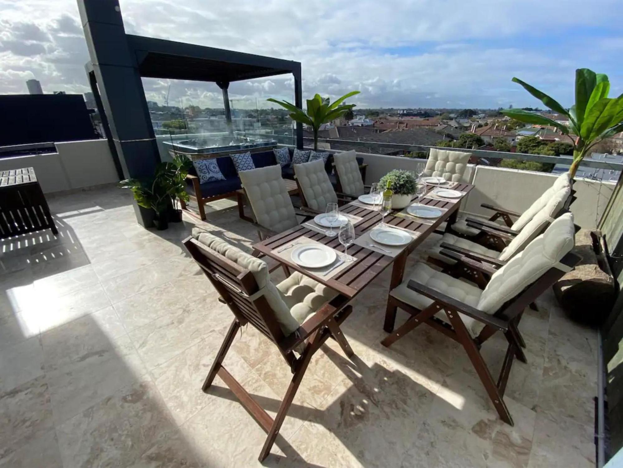 Modern 2bed Penthouse In St Kilda With Parking & *