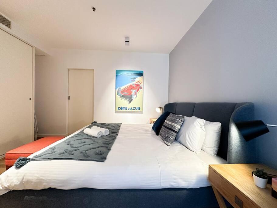 Stylish Urban Retreat In Cbd Melbourne