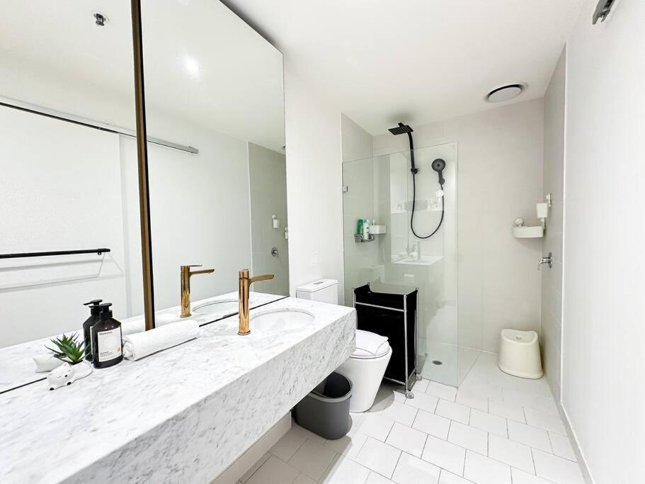 Stylish Urban Retreat In Cbd