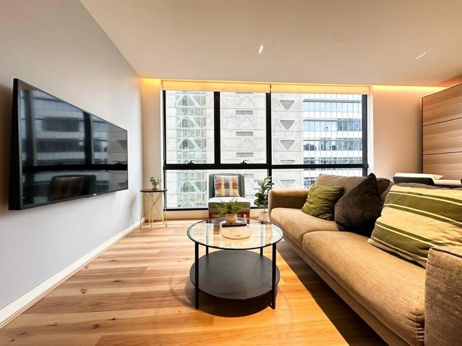 Apartment Stylish Urban Retreat In Cbd *