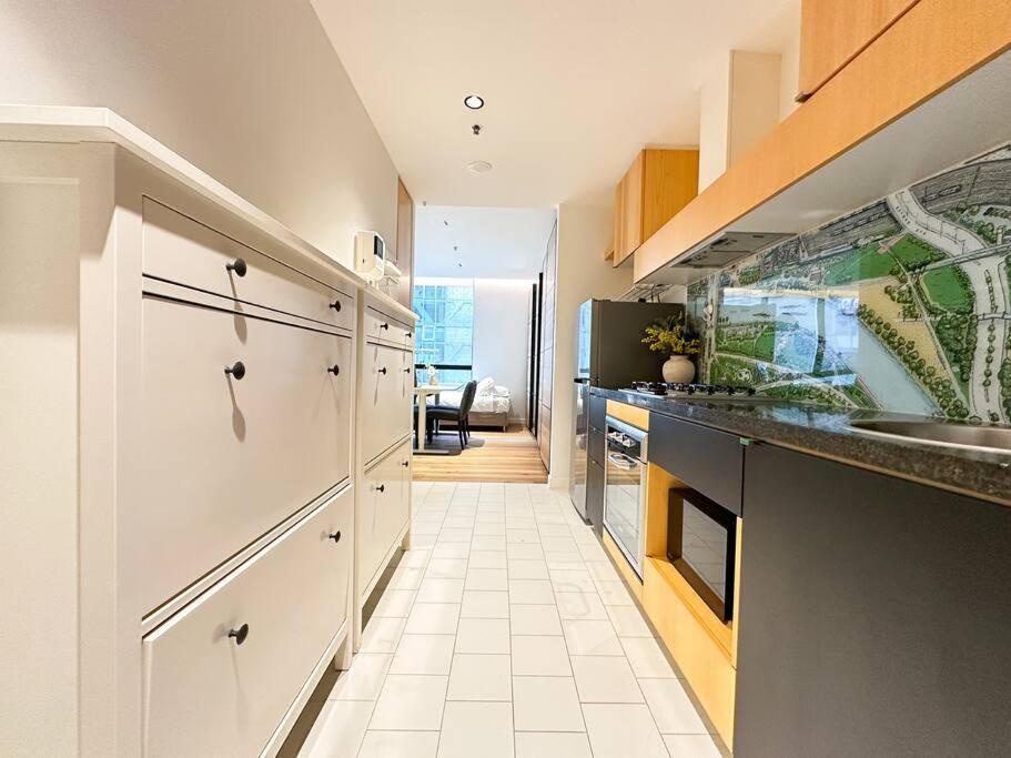 Stylish Urban Retreat In Cbd * Melbourne