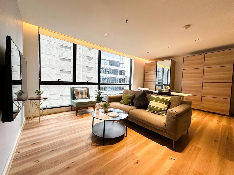 Apartment Stylish Urban Retreat In Cbd Melbourne