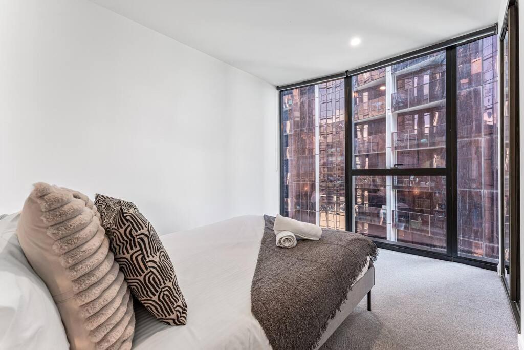 Everly-luxurious Sky Homes-2b1b Melbourne