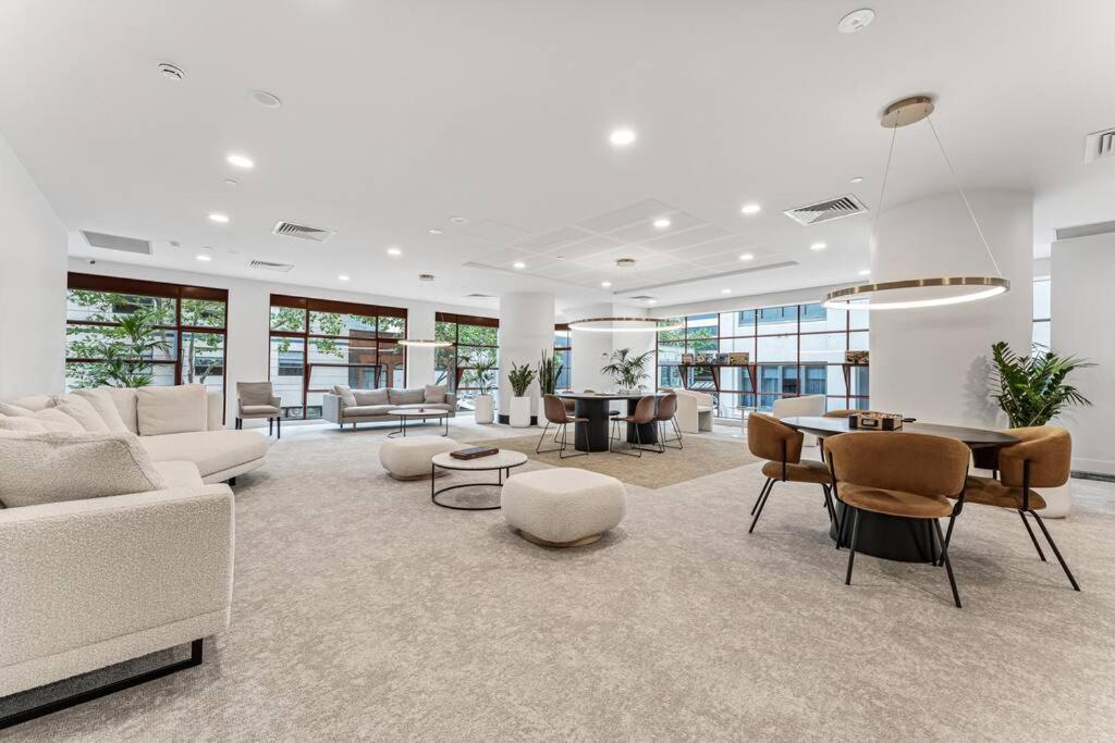Apartment Everly-luxurious Sky Homes-2b1b