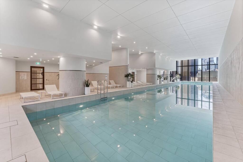 Everly-luxurious Sky Homes-2b1b * Melbourne