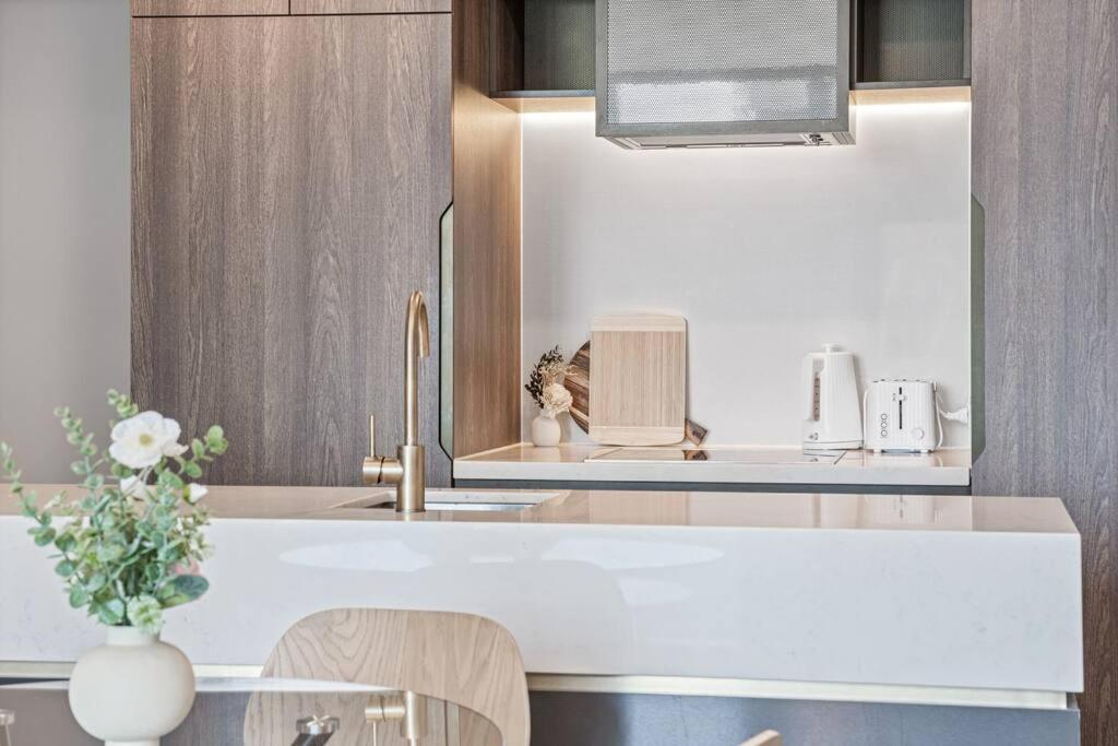 Everly-luxurious Sky Homes-2b1b Apartment Melbourne
