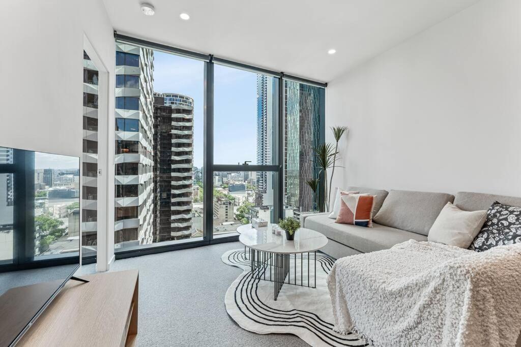 Apartment Everly-luxurious Sky Homes-2b1b