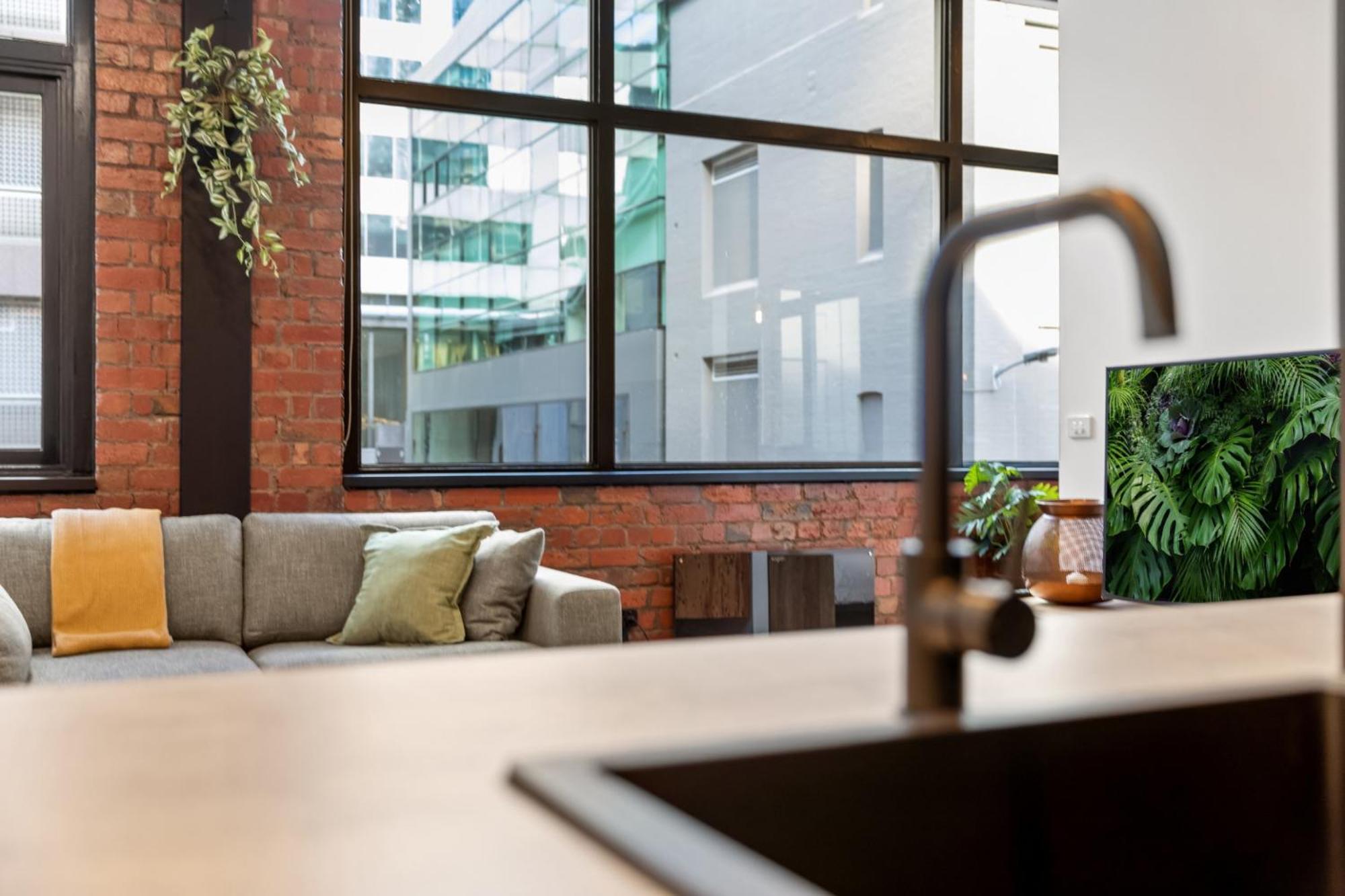 Apartment 1-bed Warehouse Conversion In Cbd Melbourne