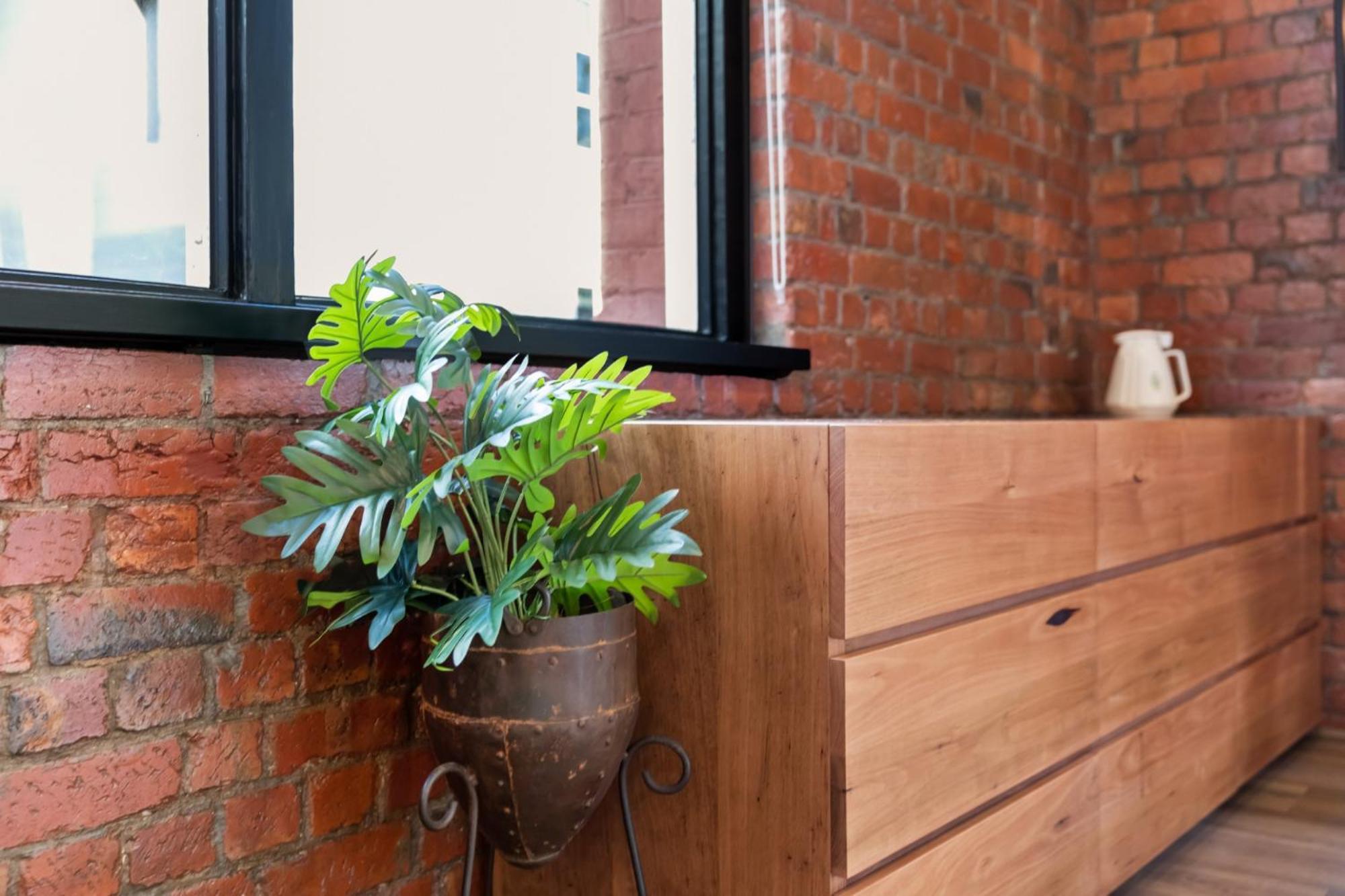 1-bed Warehouse Conversion In Cbd * Melbourne