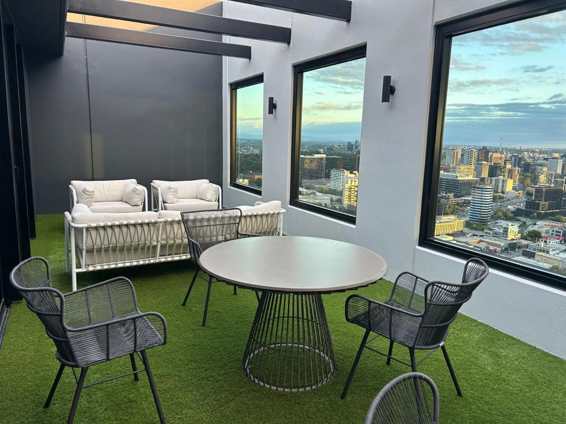 Stunning Stature Southbank 2bed
