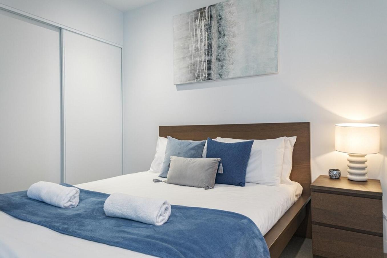 Apartment Lovely 2br Balcony Wifi Cbd