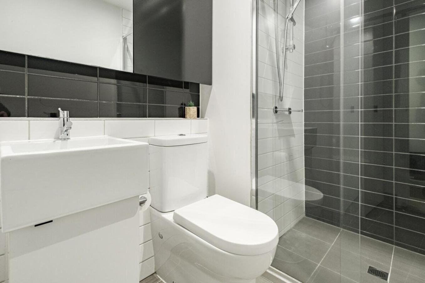 Apartment Lovely 2br Balcony Wifi Cbd Melbourne