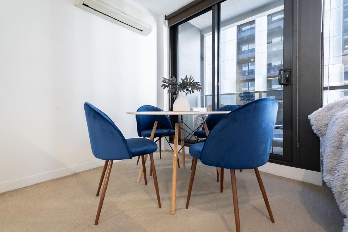 Apartment Lovely 2br Balcony Wifi Cbd