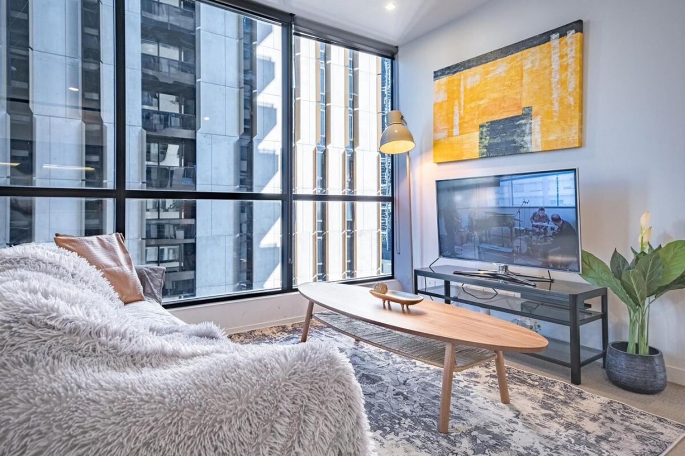 Lovely 2br Balcony Wifi Cbd Apartment *