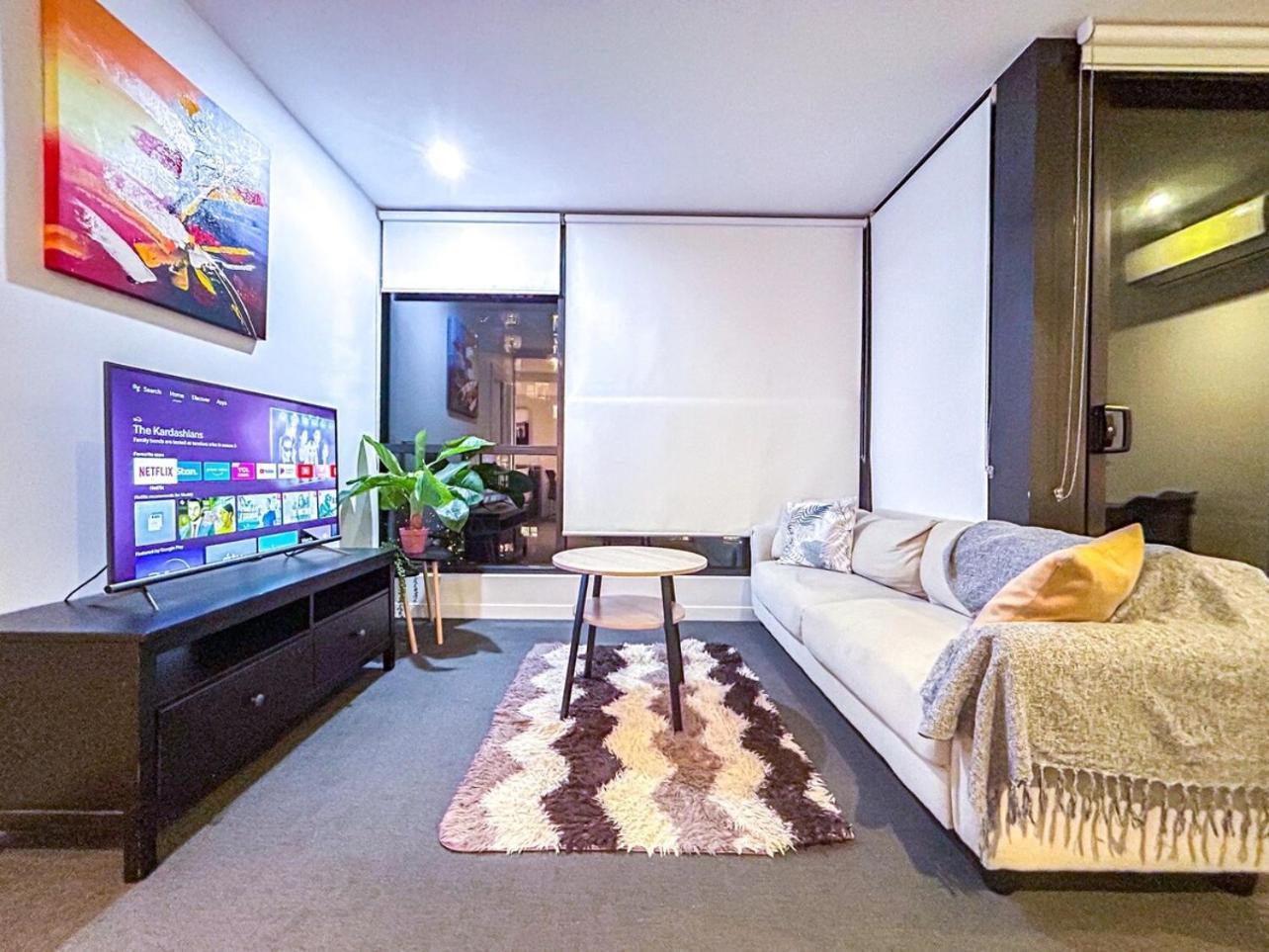 Fantastic View 2br1ba In Cbd Wifi Balcony Melbourne