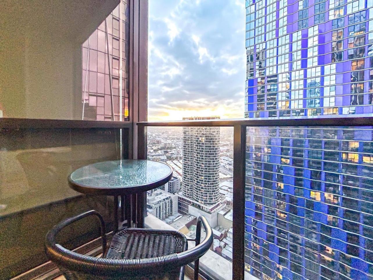 Apartment Fantastic View 2br1ba In Cbd Wifi Balcony Melbourne