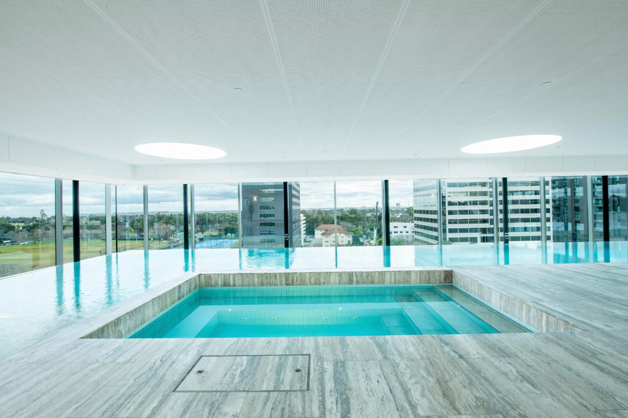 Spectacular 3-bedroom Penthouse With Private Lift On St Kilda Rd * Melbourne