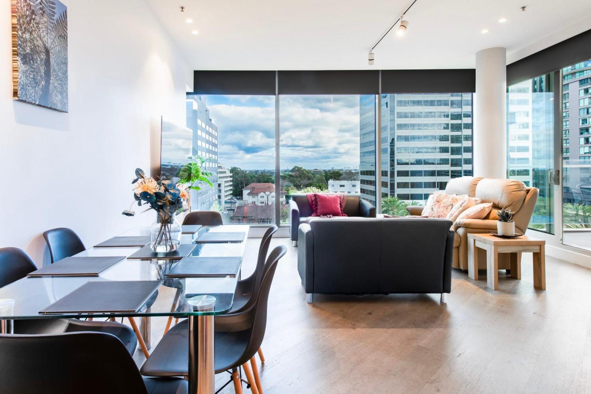 Apartment Spectacular 3-bedroom Penthouse With Private Lift On St Kilda Rd Melbourne