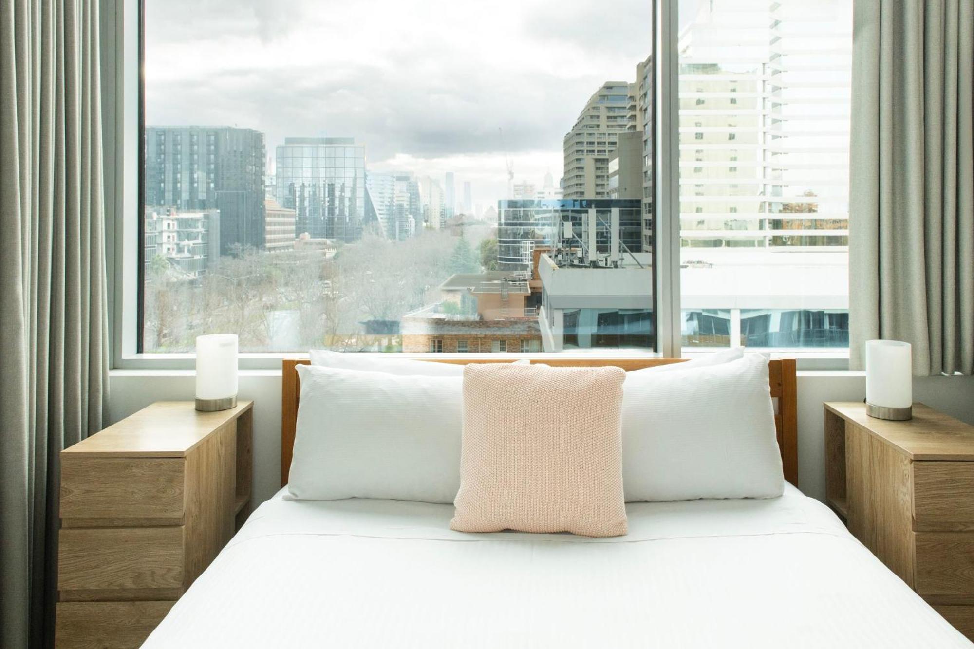 Spectacular 3-bedroom Penthouse With Private Lift On St Kilda Rd Apartment Melbourne