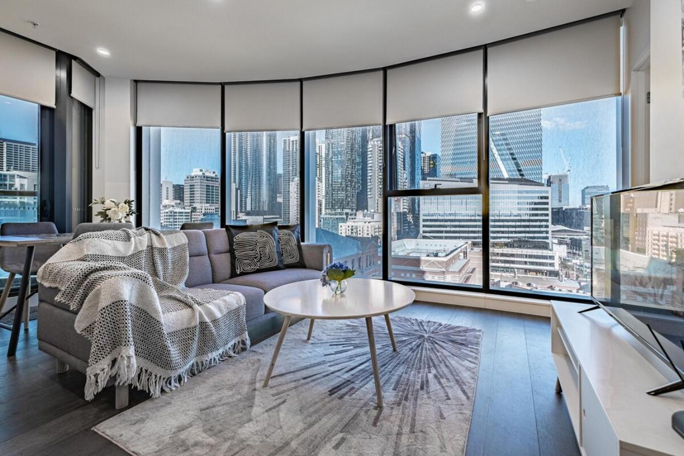Batman 2br2ba Overlooking Stadium Pool Gym Park Apartment *