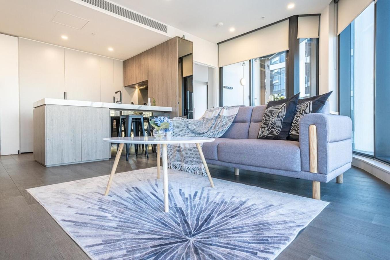 Apartment Batman 2br2ba Overlooking Stadium Pool Gym Park *