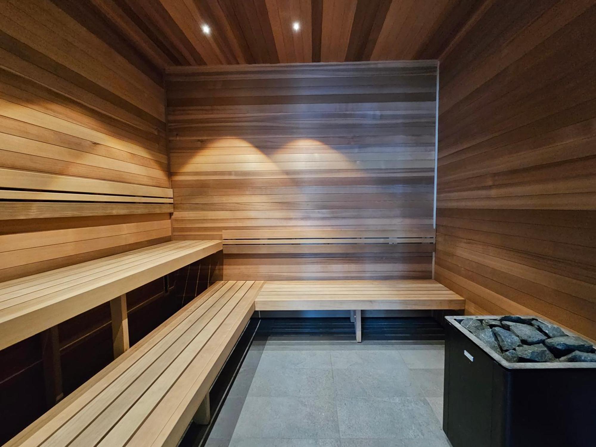 Complete Host West Side Place * Melbourne