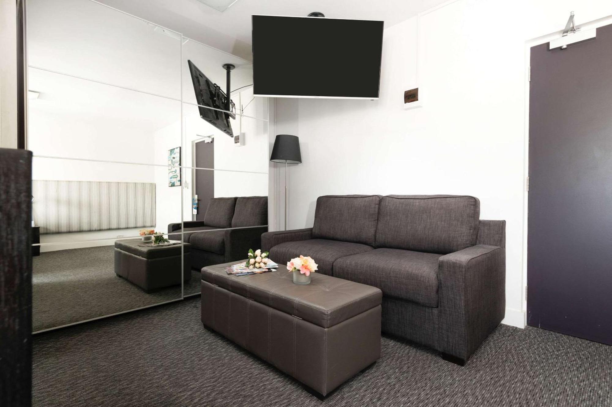 Comfort East Hotel 4*