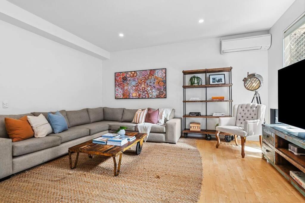 The Avenue The Place Terrific 4br 2bth Townhouse Melbourne