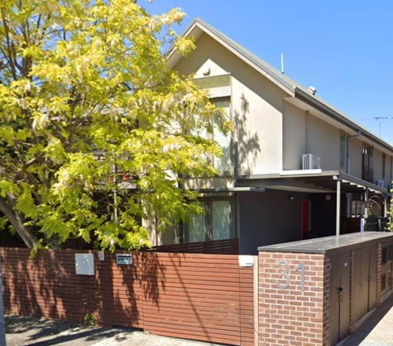 The Avenue The Place Terrific 4br 2bth Townhouse Holiday home