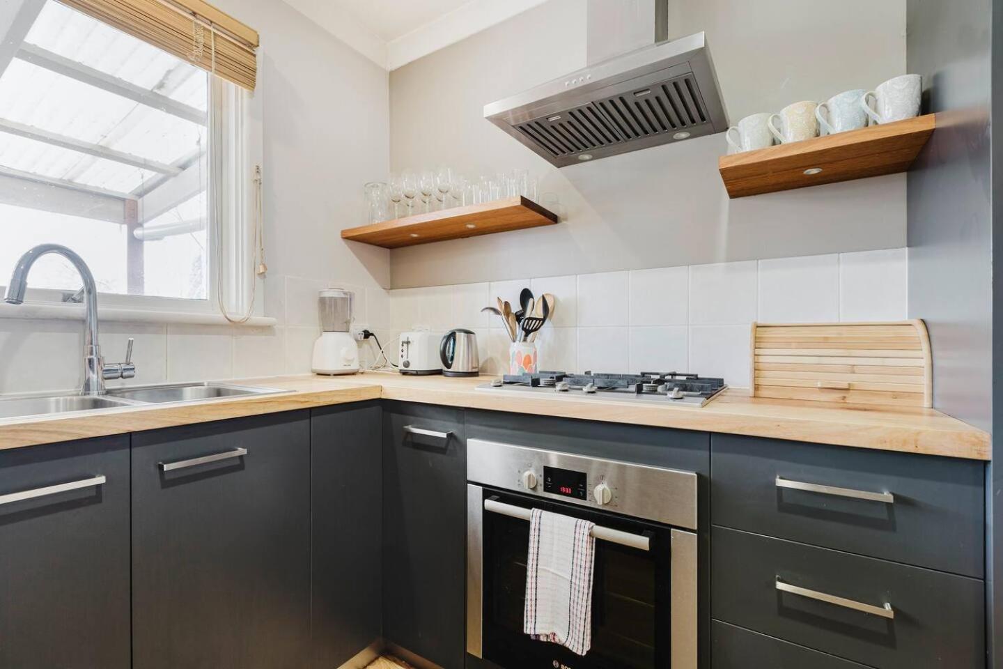 'tangerine Gleam' Cheerful Inner-city Family Abode Apartment Melbourne
