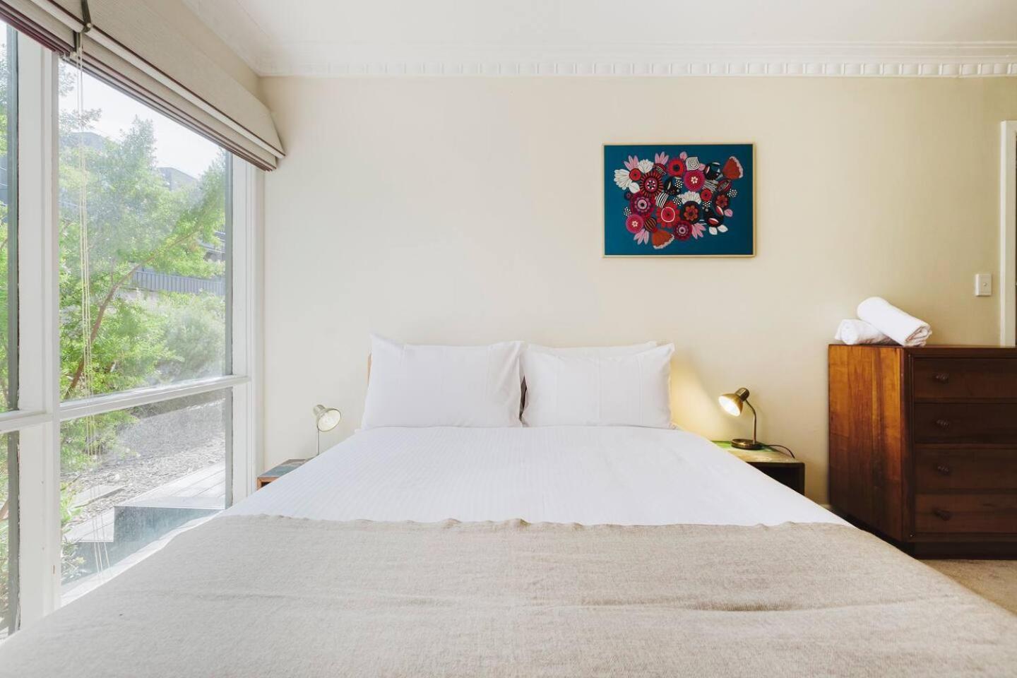 'tangerine Gleam' Cheerful Inner-city Family Abode *