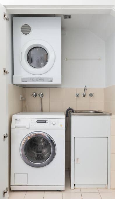 South Yarra Sensation 2bdr Brilliance * Melbourne