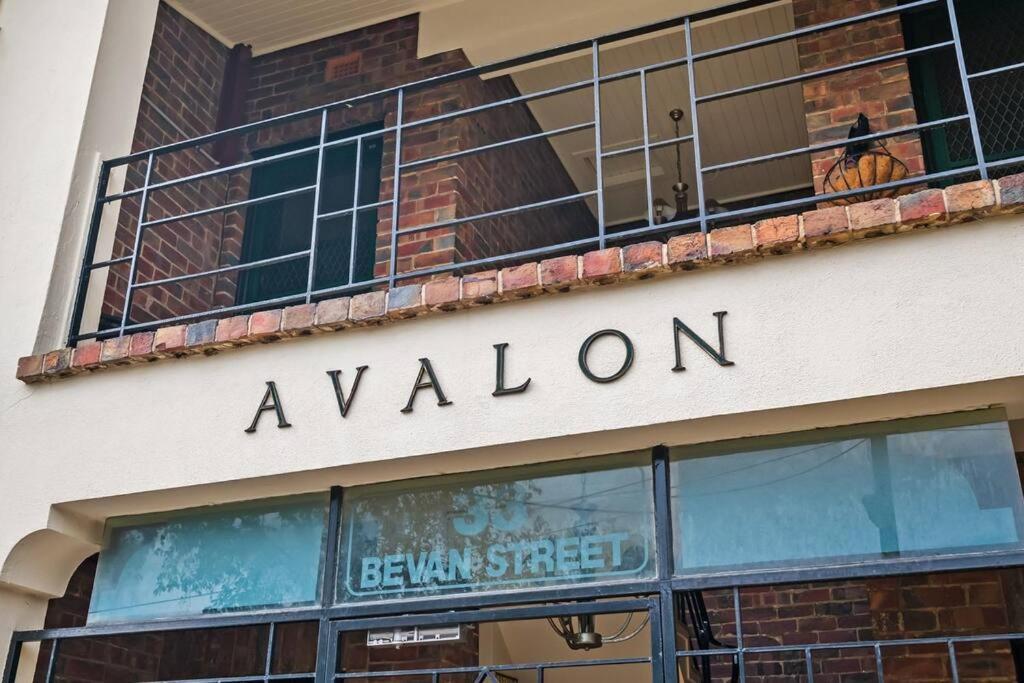 Awesome Park Art Deco Gem 2 Bedroom Bevan 2 Apartment *
