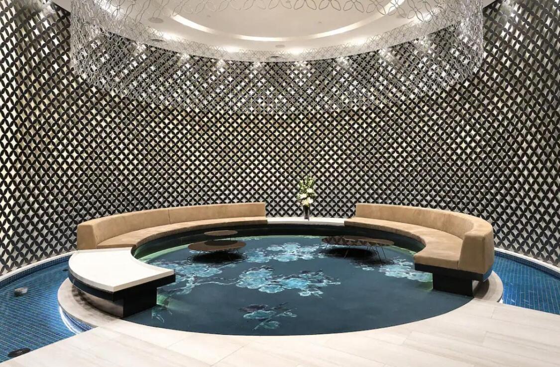 Modern 2b2b With Stunning Views