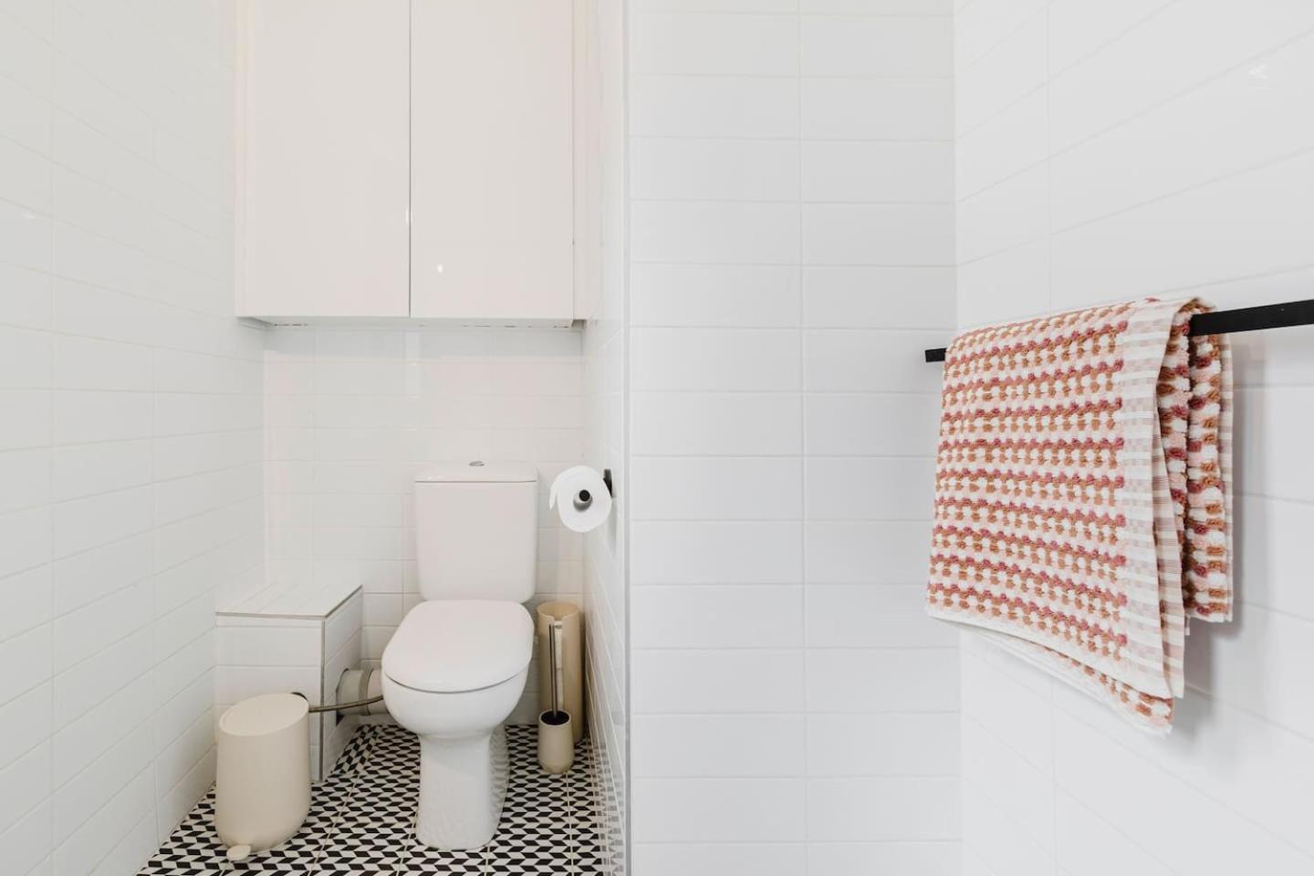 Salmon Calm - Trendy Velvet Allure By Park Apartment *
