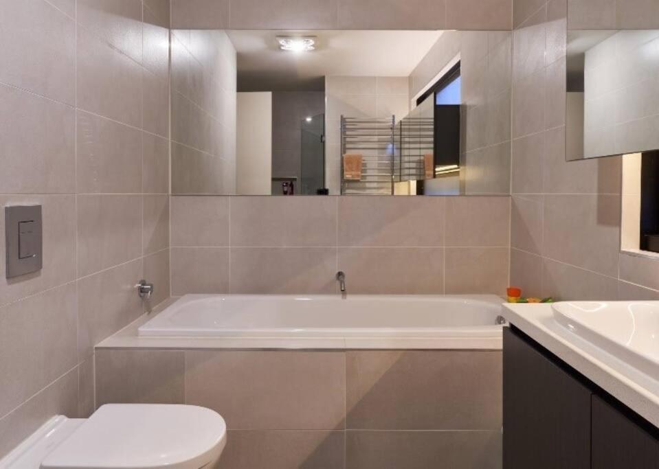 Holiday home Brilliant Townhouse In Sensational Sth Melb Law Melbourne