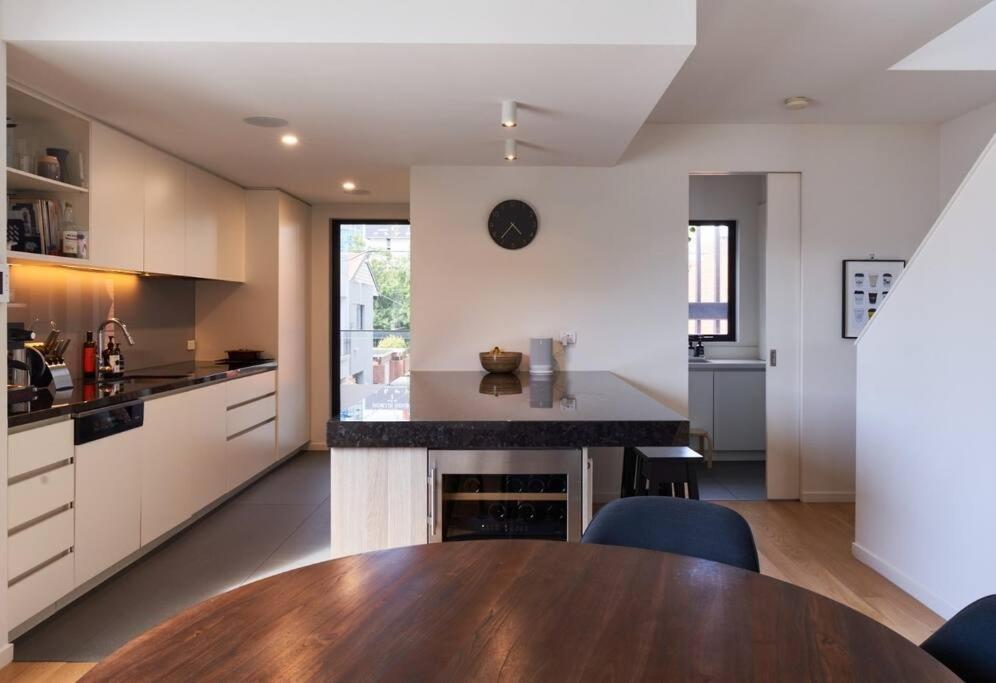 Holiday home Brilliant Townhouse In Sensational Sth Melb Law