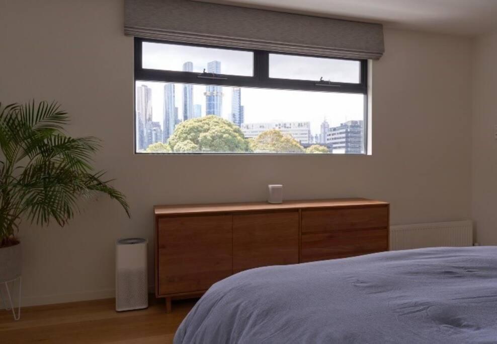 Brilliant Townhouse In Sensational Sth Melb Law Holiday home *