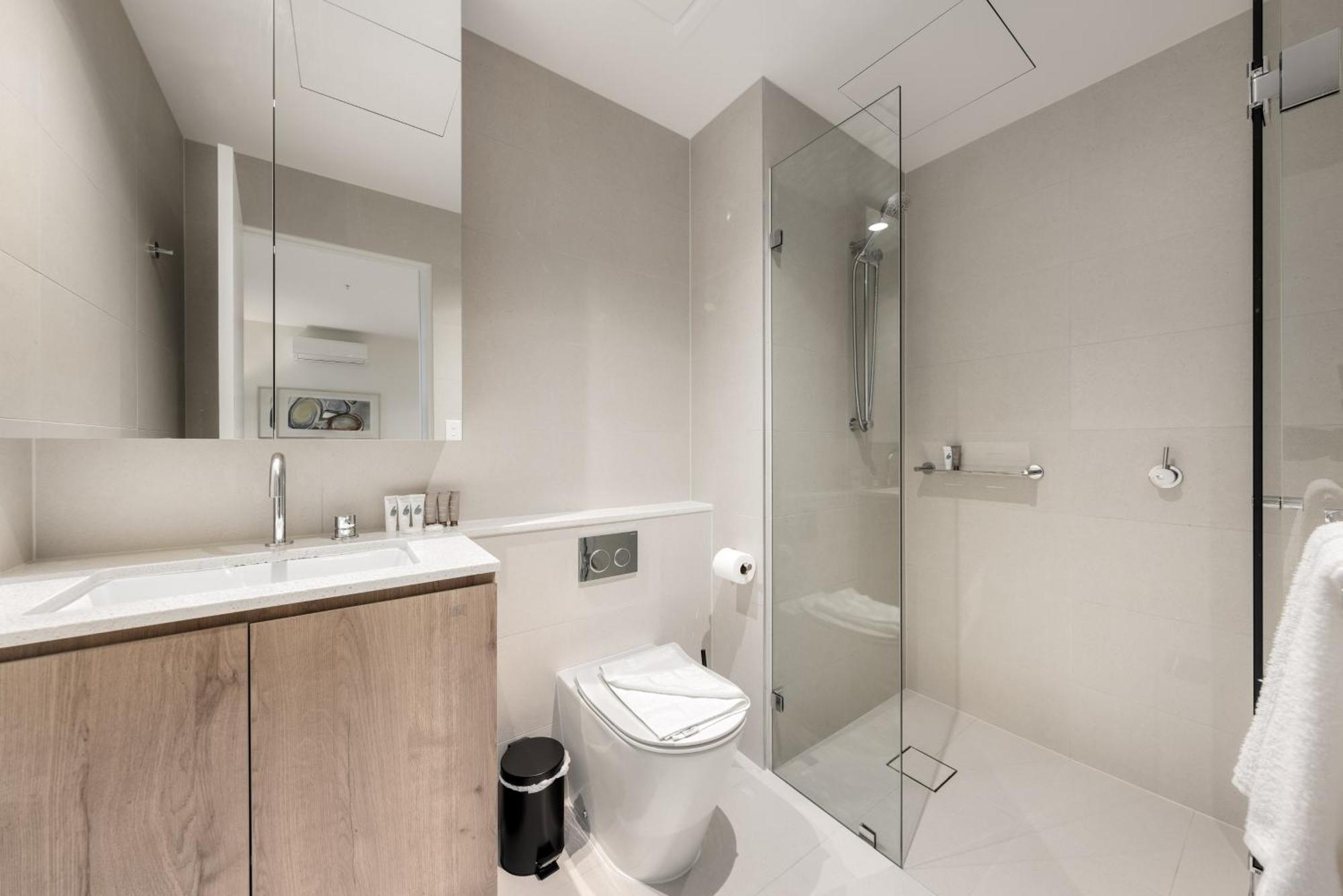 Serain Residences On 263 Normanby Road Apartment