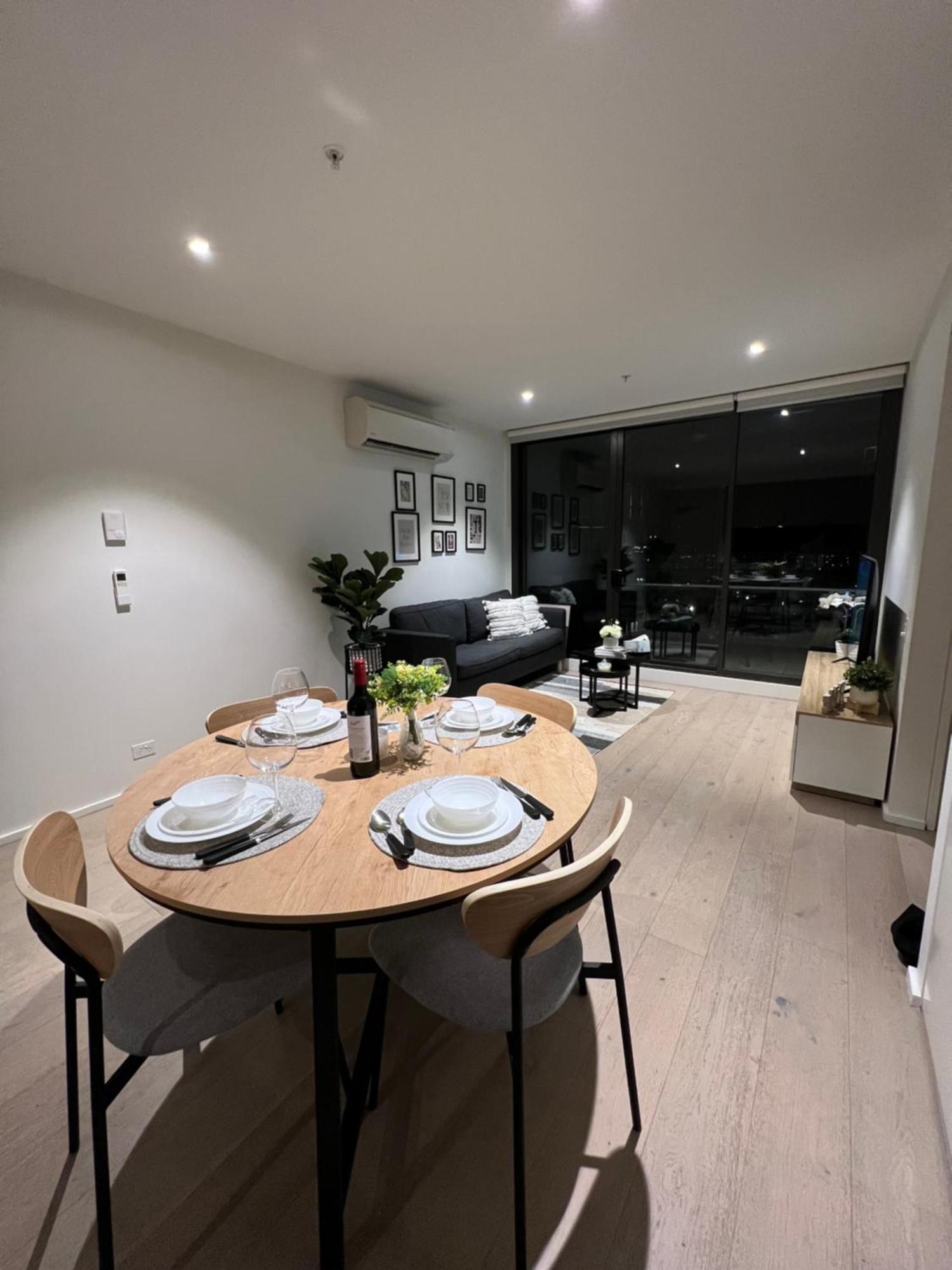 Apartment Free Parking Brand New 1br Waterfront Docklands Awesome View *