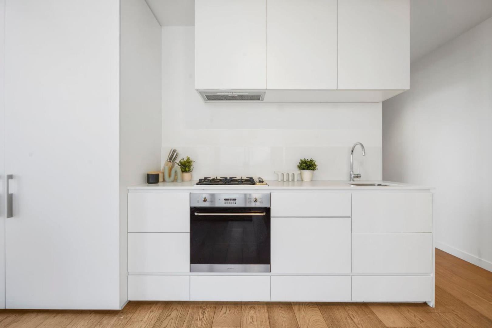 Contemporary Urban Living In West Apartment *