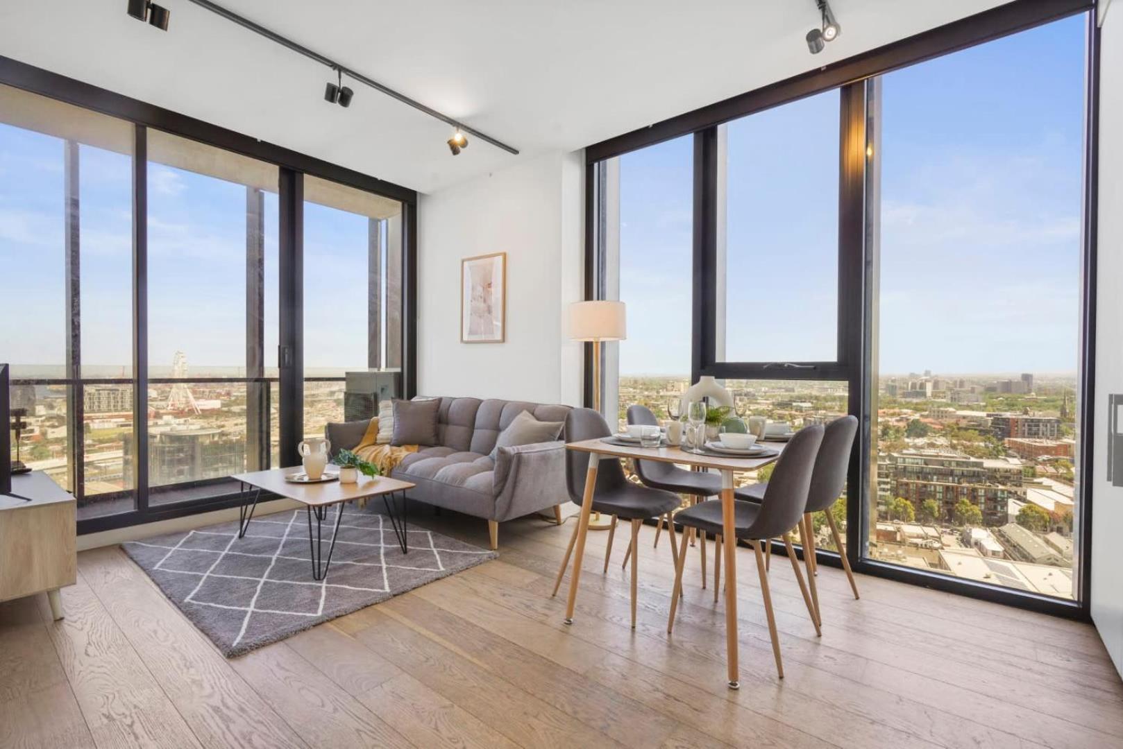 Apartment Contemporary Urban Living In West