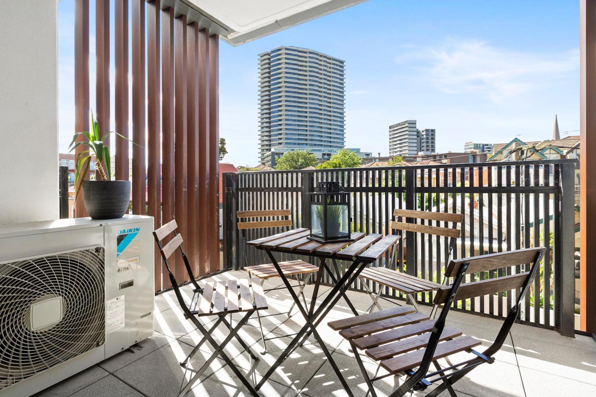 Complete Host Park View St Kilda Apartment