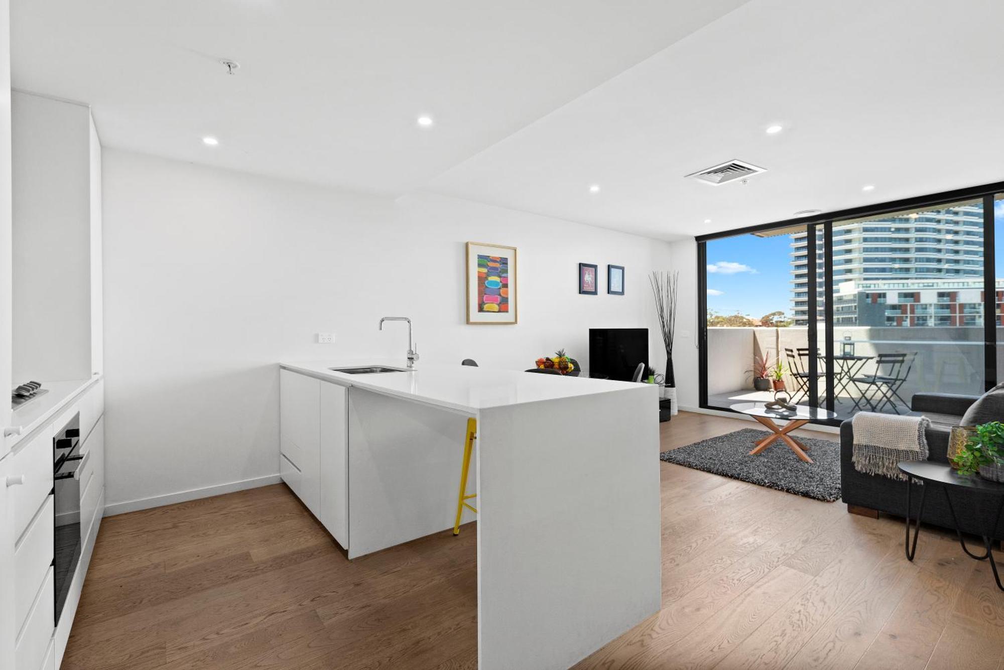 Complete Host Park View St Kilda Apartment *