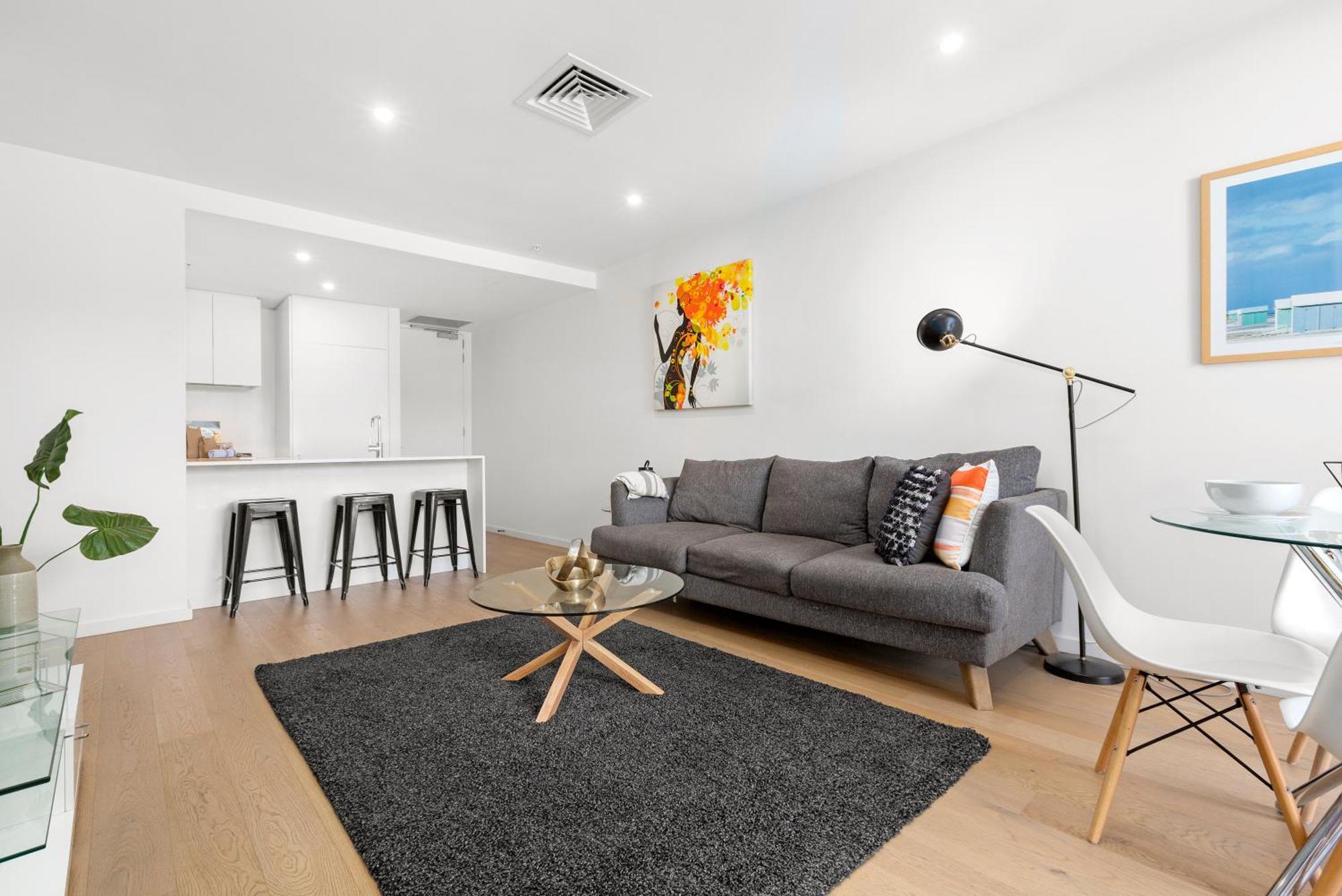 Complete Host Park View St Kilda Apartment *