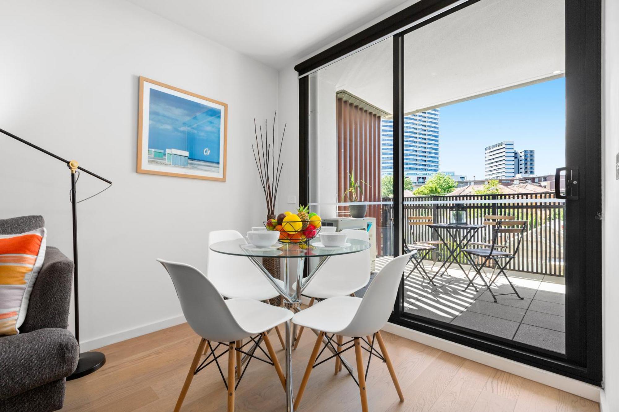 Apartment Complete Host Park View St Kilda Melbourne